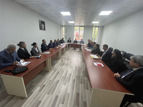 Kaymakam ERDOĞDU Başkanlığında Okul Müdürleri ile Değerlendirme Toplantısı Yapıldı
